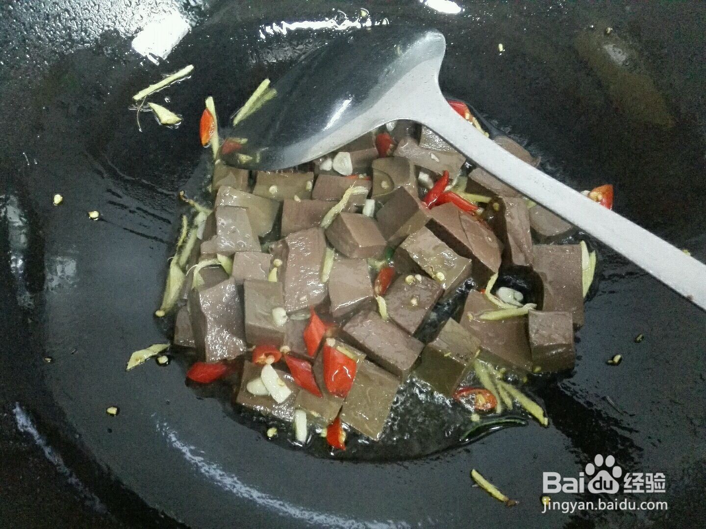 韭菜烧鸭血的做法