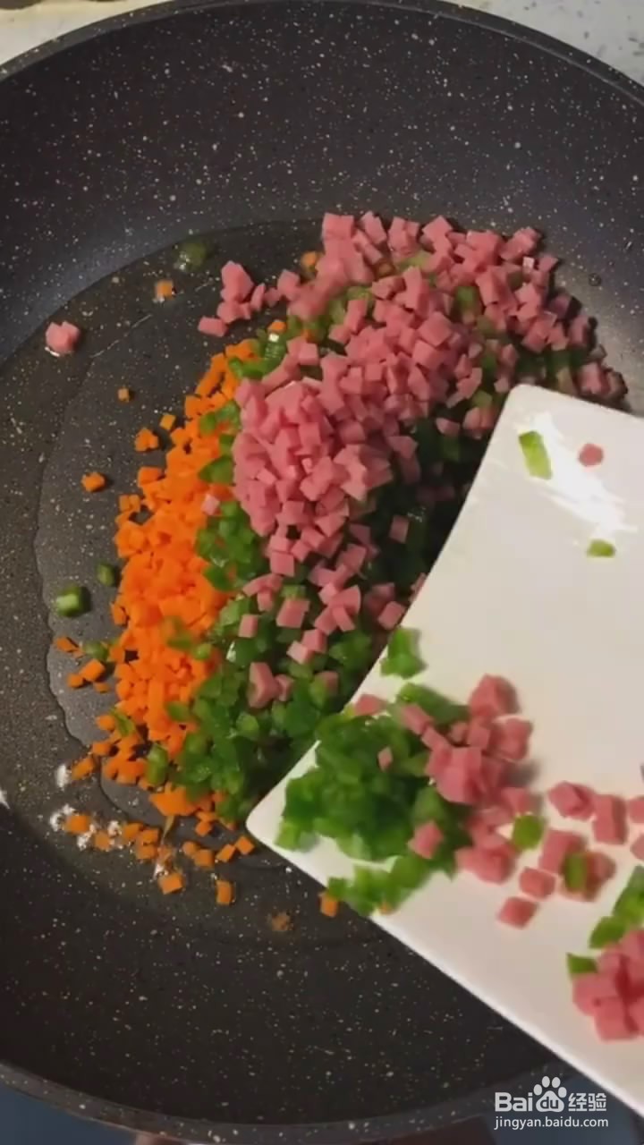 如何制作炒米饭