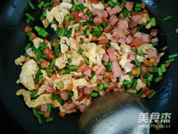 杂蔬火腿香菇饭