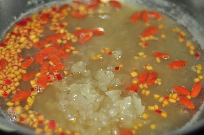 桂圆山楂枸杞冻