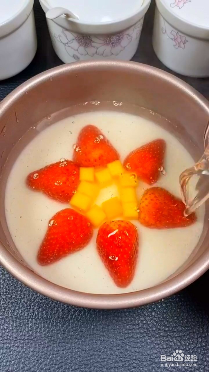 如何制作Q弹的草莓果冻
