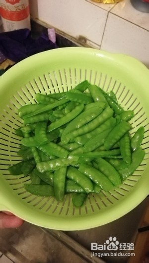 超脆爽的荷兰豆炒香肠