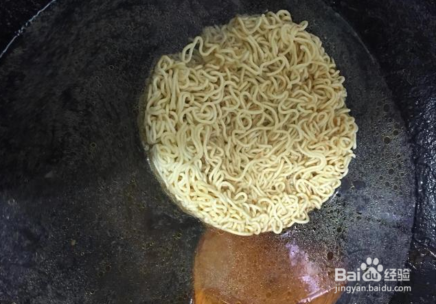 方便面煮着吃,营养又好吃