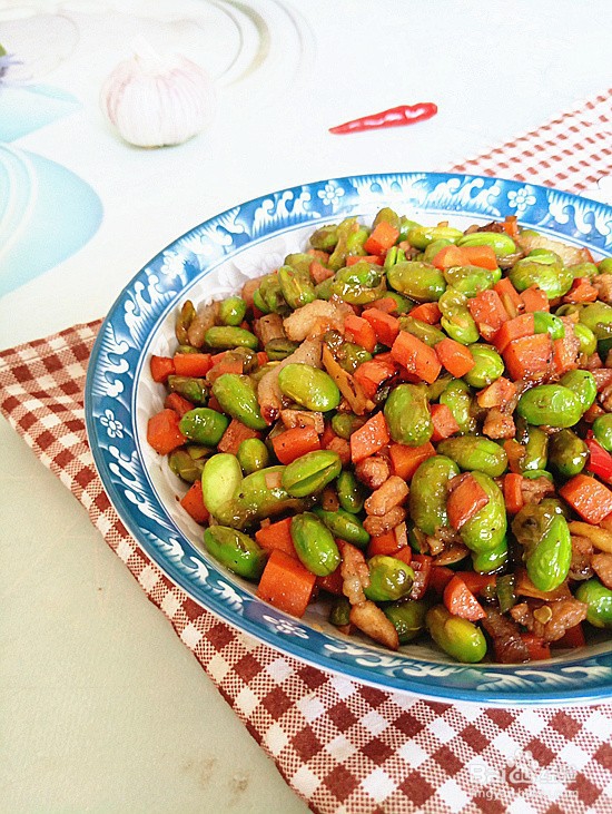 美味胡萝卜毛豆炒肉丁