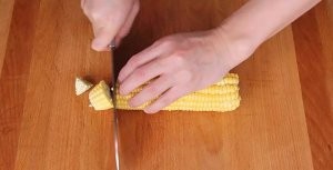 食补养生排骨山药玉米汤的做法