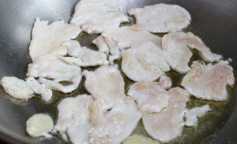 三椒杏鲍菇炒鸡胸肉