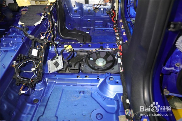 宝马16款328i胎噪隔音处理过程分享