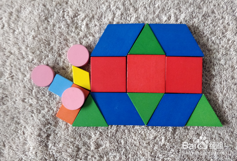 用蒙氏积木怎样拼一只探头的蜗牛?