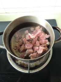 红焖砂锅牛肉