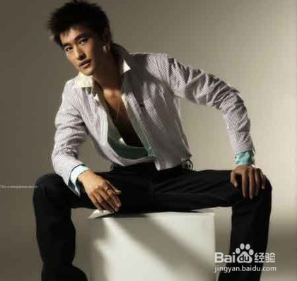 不同坐姿对应人的性格各有不同