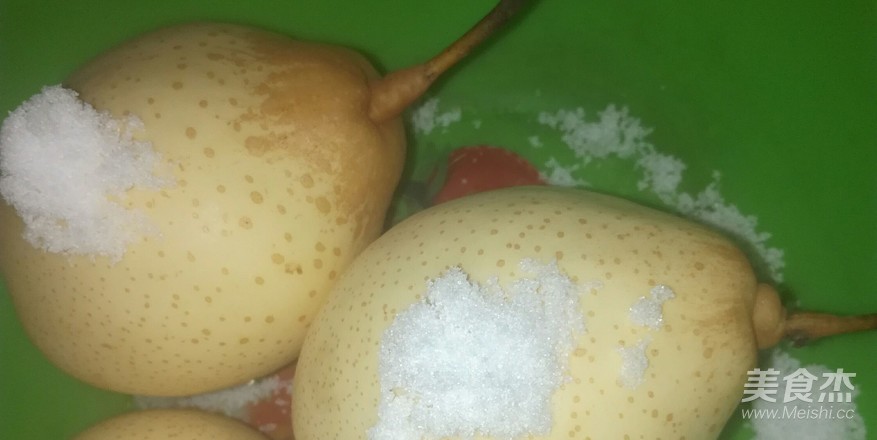 冰糖炖雪梨的做法