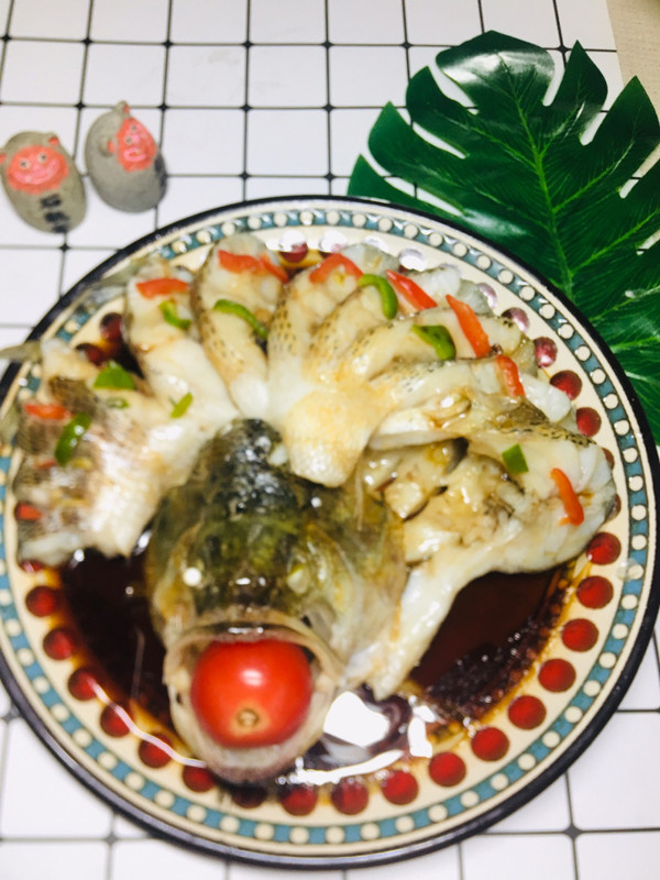 孔雀开屏清蒸鲈鱼