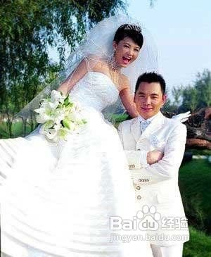白色婚纱怎样搭配才比较完美好看