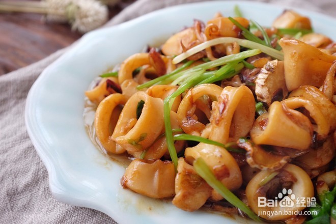 香芹爆炒小鱿鱼怎么更入味?