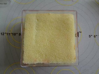 西瓜蓝莓酸奶蛋糕盒子怎么做