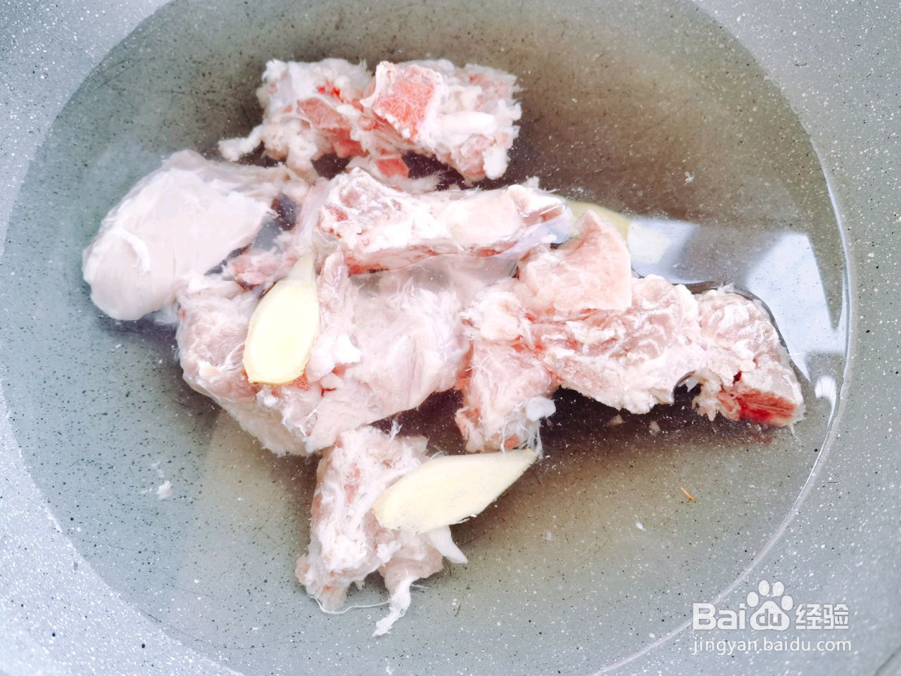 家常黑豆骨头汤的做法