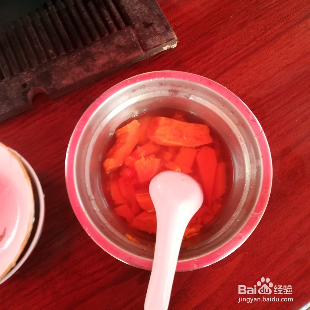 挖红薯煲甜汤