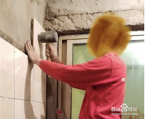 卫生间墙面的磁砖空鼓了怎么办