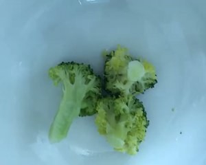 养生食补淡吃西兰花的做法