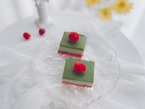 抹茶蔓越莓奶冻