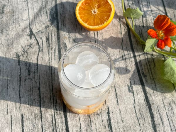 蔓越莓汁橙子冰饮