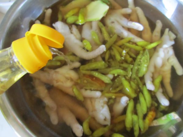 泡椒凤爪什锦菜