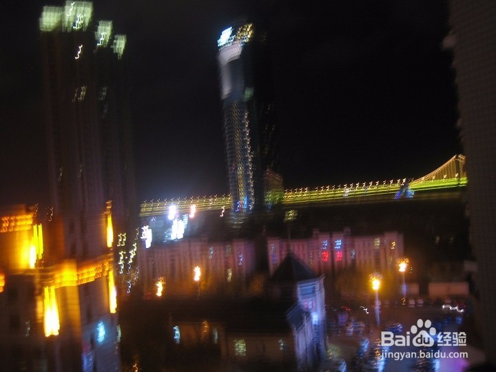 老年人怎样数码相机在夜间抓拍画面