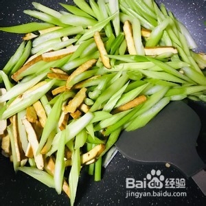 教你怎么做好吃的超简单芹菜炒香干
