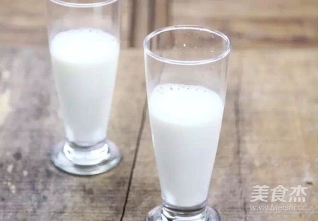 抹茶牛奶的做法