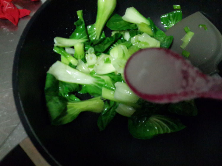 素炒油菜，素食者眼中的美味佳肴