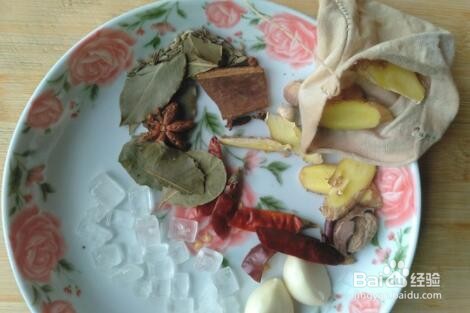 如何做出美味的卤鸭肉