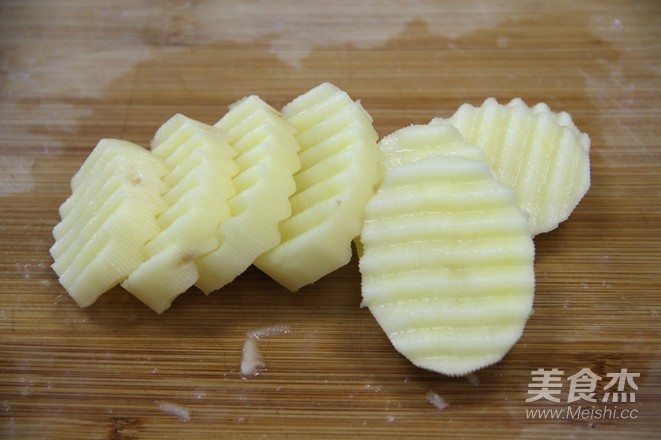 街边畅销的小零食——狼牙土豆