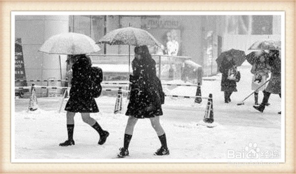 <b>为什么日本的女孩冬天也喜欢穿短裙，露大腿</b>