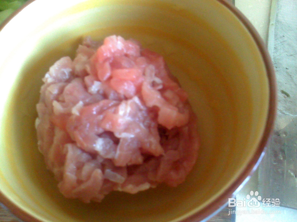 老年人怎样做好小白菜和牛肉的备料