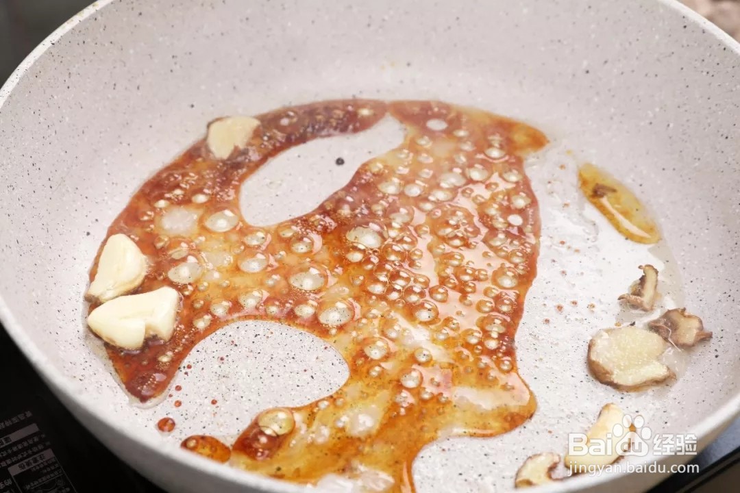板栗焖鸡的做法