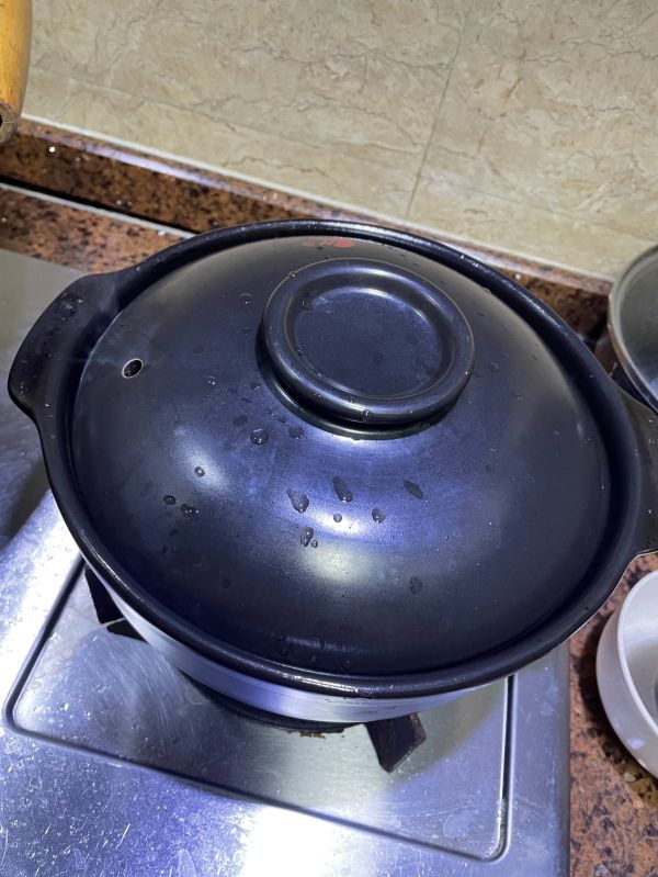 沙姜鸡翅啫啫煲