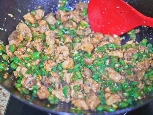 家常川菜椒香青椒兔