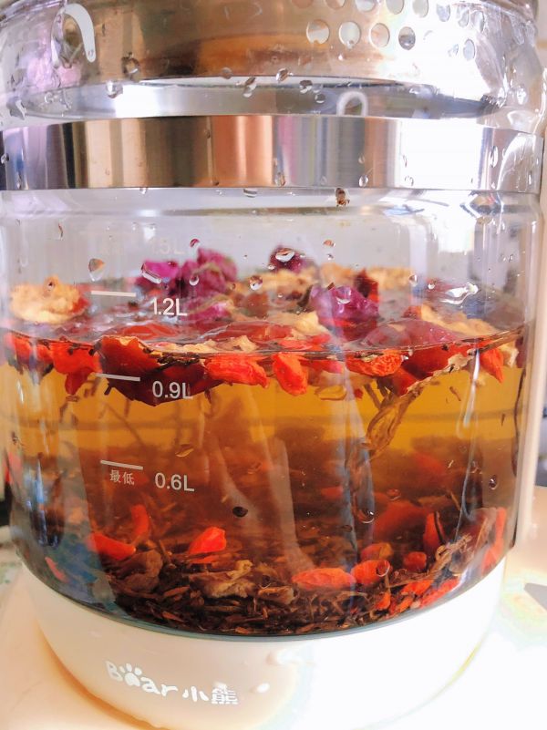 桂圆红枣生椰奶茶