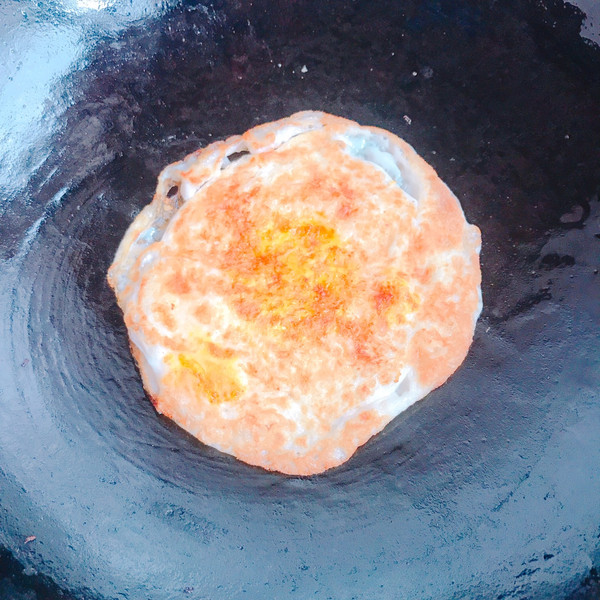 卷心菜炒饼盖蛋