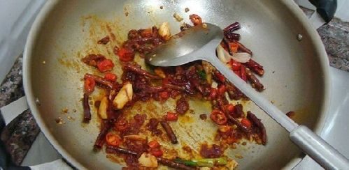 手把手教你做又麻又辣又香的水煮鱼