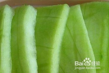 清炒西瓜皮的做法。