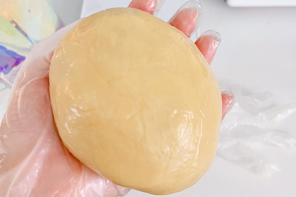 冬翅冬蓉馅月饼