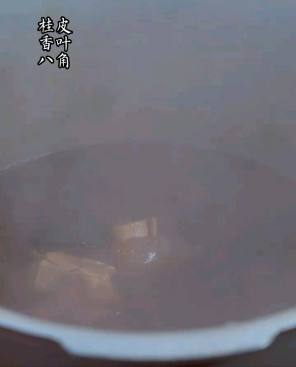 特色红烧小羊腿