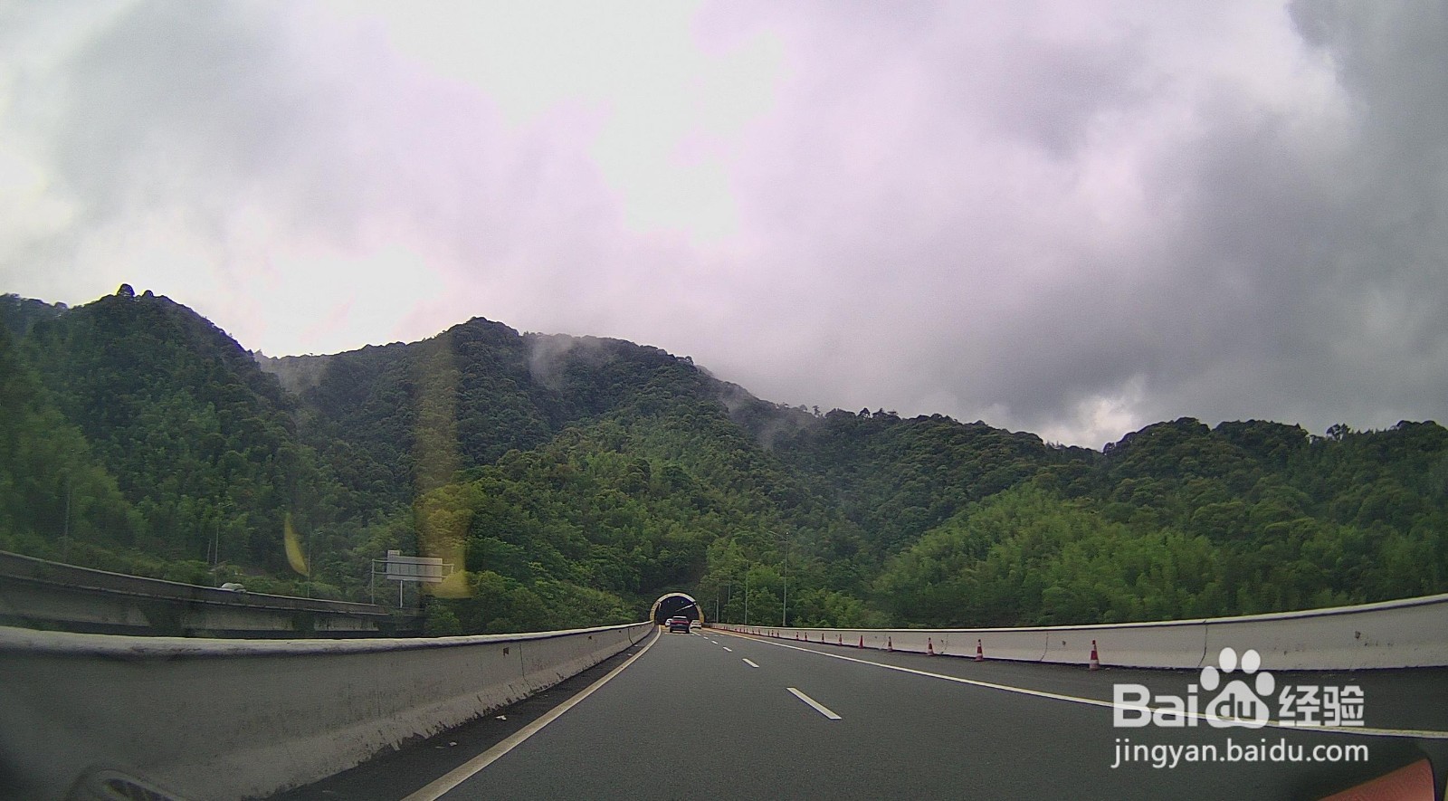 如何在高速路上拍出漂亮的天空美景