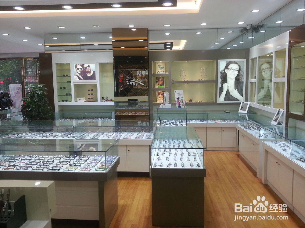 隐形眼镜的如何使用和护理?