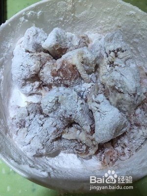 怎么做酸甜开胃的菠萝咕噜肉