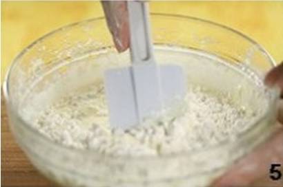 怎样在家自制美味的蓝莓酱乳酪派