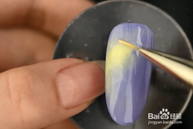 怎样做晕染星云指甲？