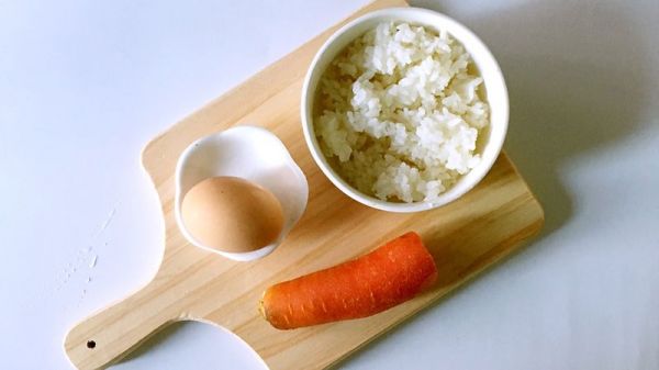 胡萝卜鸡蛋炒饭