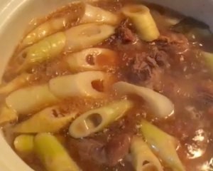 如何做春笋焖排骨